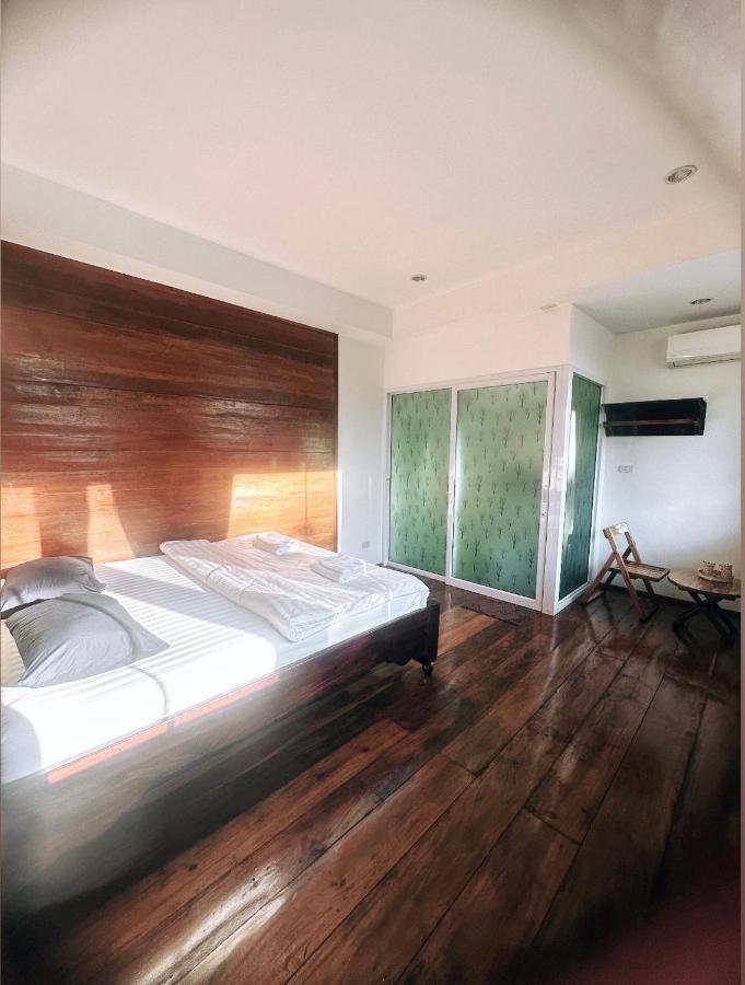 Une Jai Place เรือนอุ่นใจ Phimai Exterior photo